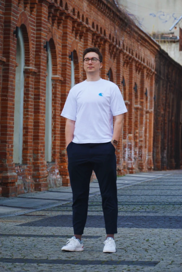 Biała koszulka unisex dla podróżnika z motywem fali ocean morze bawełna