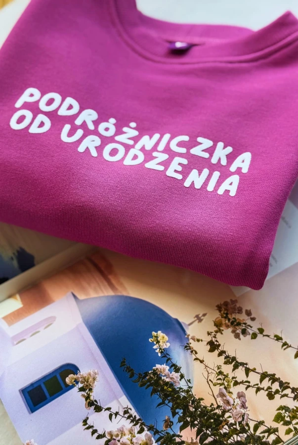 Bluza dla dziewczynki podróżniczka od urodzenia różowa oversize podróże