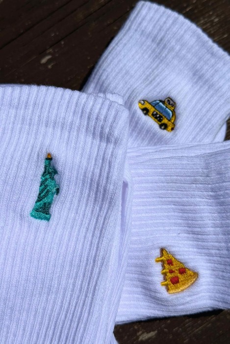 Zestaw skarpetek podróżniczych NOWY JORK USA z kultowymi statua wolności taxi one dollar pizza