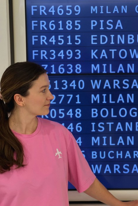 Koszulka z samolotem na lotnisku oversize unisex różowa