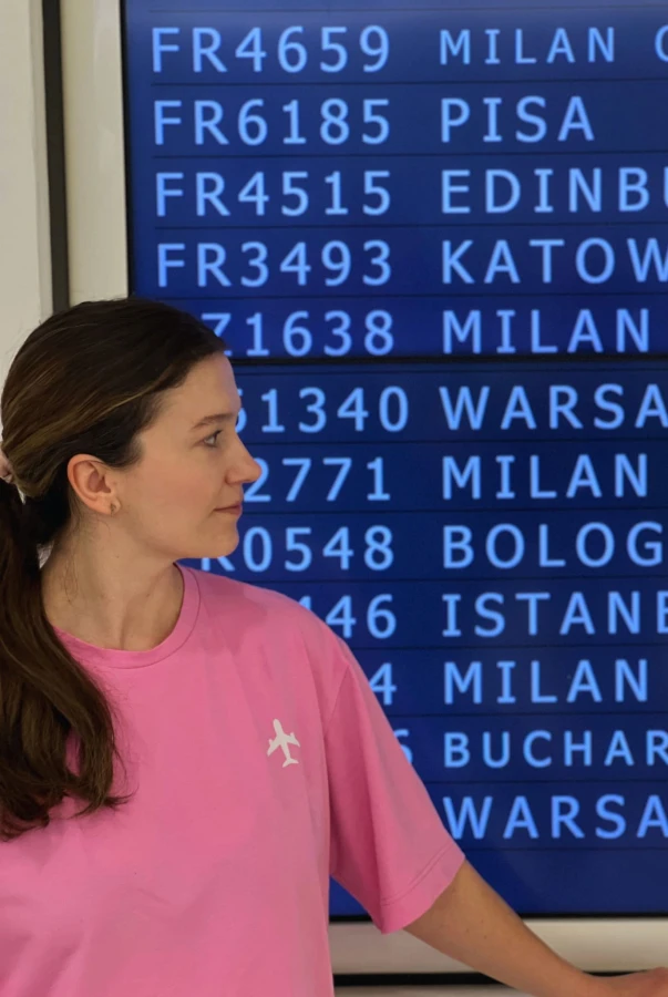 Koszulka z samolotem na lotnisku oversize unisex różowa
