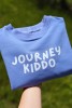 Bluzy dziecięce oversize niebieskie z napisem JOURNEY KIDDO dla rodzin podróżników
