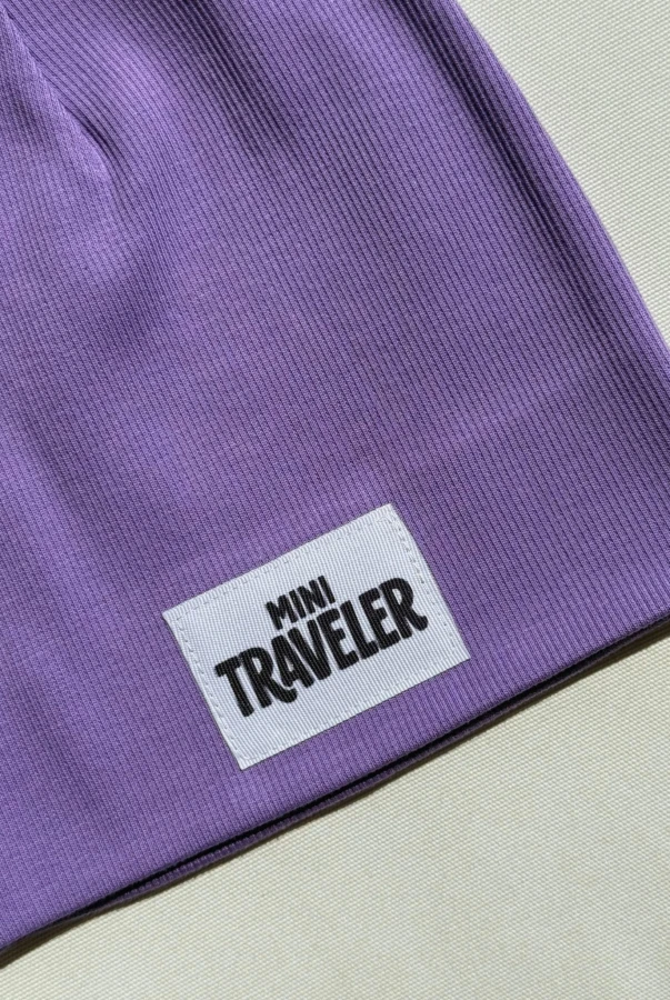 Bawełniana czapka prążek fioletowa – „Mini Traveler”