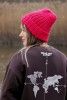 Malinowa czapka ze 100% wełny merino robiona ręcznie polska produkcja