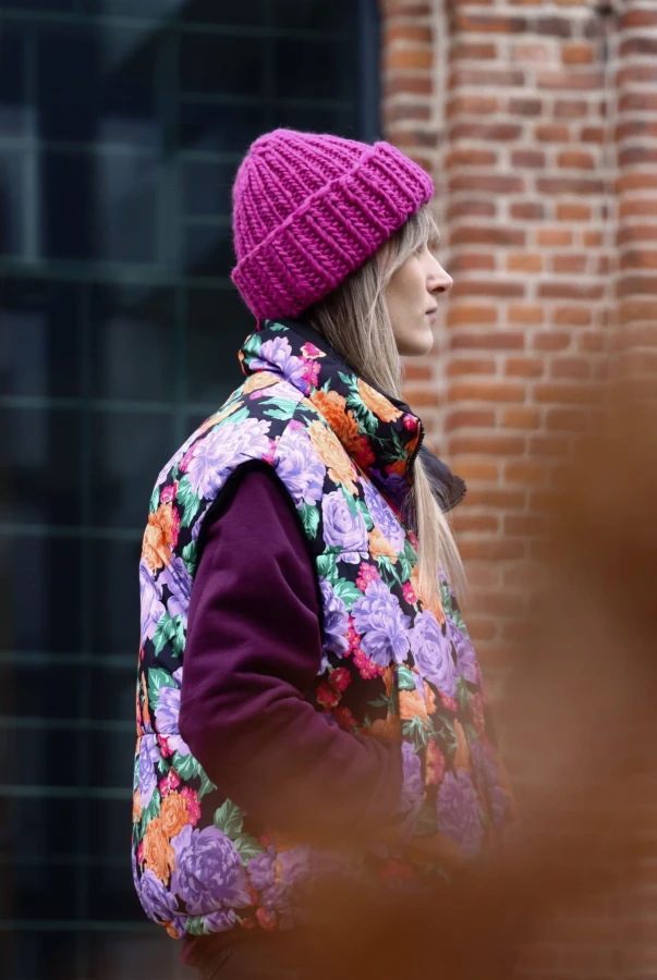 Czapka z wełny merynosa handmade w kolorze magenta handmade polska produkcja wełna merino