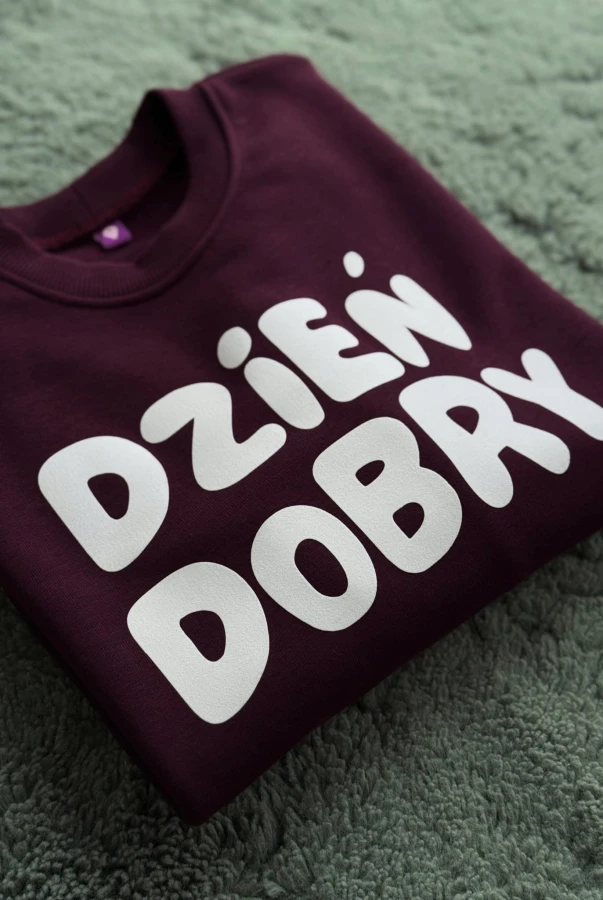 Bluza damska DZIEŃ DOBRY w kolorze bakłażanowym dla podróżniczki podróże wyjazdy
