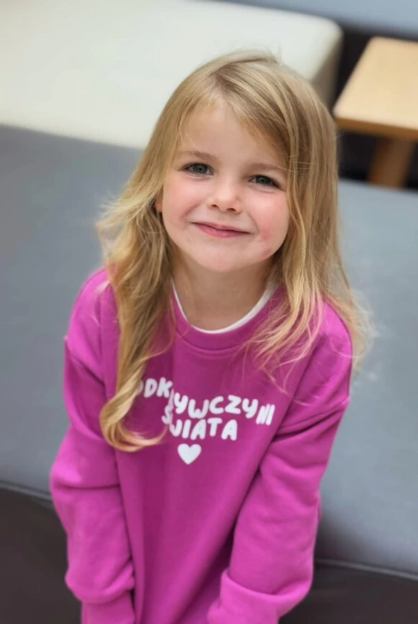Bluza dla dziewczynki odkrywczyni świata magenta podróże dziecko wyjazdy