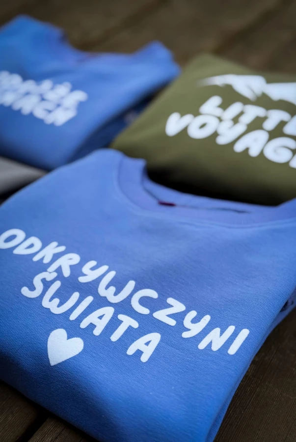 Bluza dla dziewczynki odkrywczyni świata niebieska podróże dziecko wyjazdy