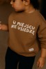 Kawowa bluza dziecięca z napisem W MIEJSCU NIE USIEDZĘ bawełna oversize w różnych kolorach dla podróżnika