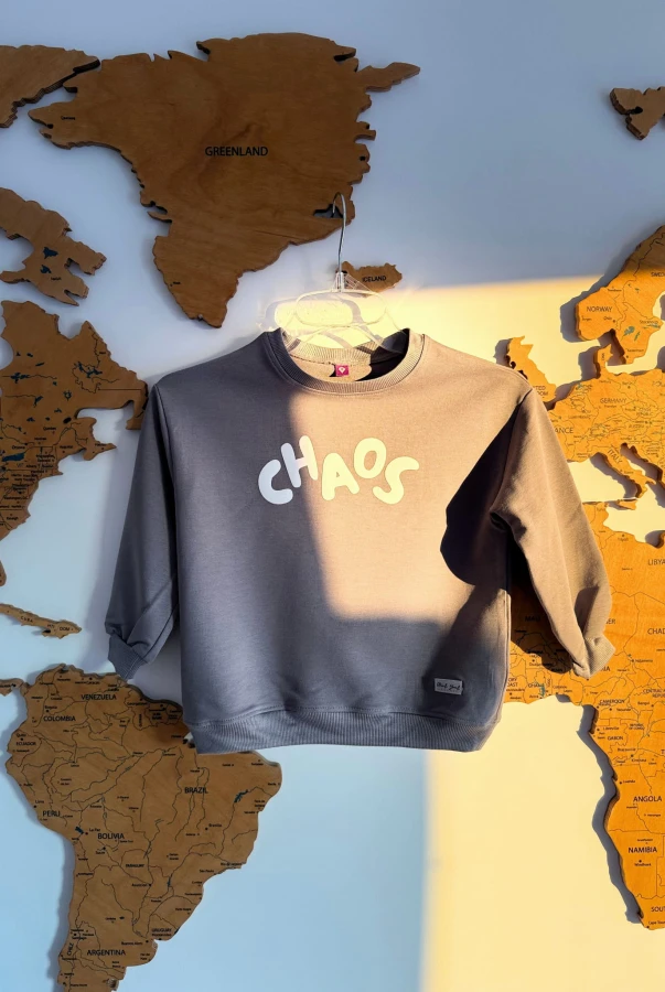 Bluza dziecięca oversize z napisem CHAOS dla małego łobuza polska produkcja bawełna polskiego producenta