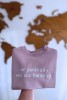 Bluza liliowa dla dziecka z napisem W PODRÓŻY MI DO TWARZY oversize unisex
