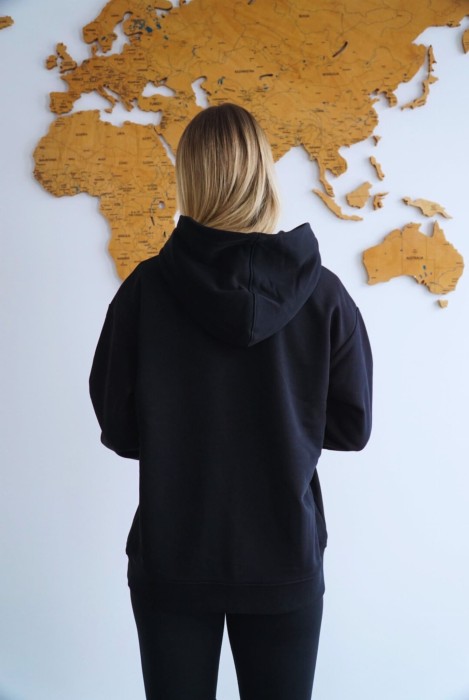 Bluza unisex z kapturem MAPA SWIATA w kolorze czarnym dla podróżników podróże wyjazdy