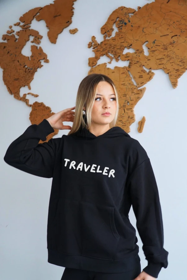 Bluza unisex z kapturem Traveler w kolorze czarnym dla podróżników podróże wyjazdy polska produkcja
