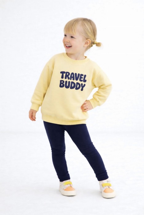 Podróżnicza dla dziecka bluza oversize z napisem TRAVEL BUDDY w różnych kolorach dla chłopca dla dziewczynki różne kolory bawełna