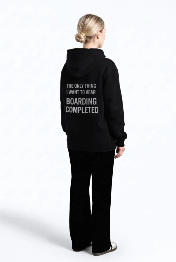 Bluza unisex z kapturem Boarding completed w kolorze bakłażanowym i czarnym dla podróżników podróże wyjazdy bluza do samolotu