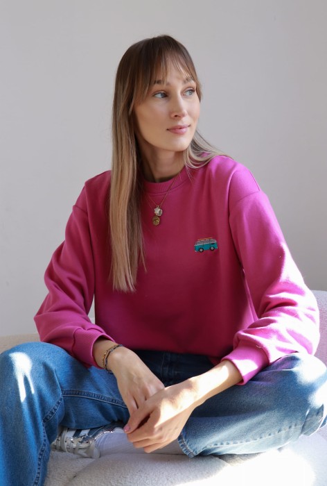 Bluza damska oversize w kolorze magenta z haftem vana dla miłośników podróży vanlife podróż zwiedzanie