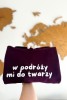 Bluza unisex z kapturem W podróży mi do twarzy w kolorze bakłażanowym dla podróżników podróże wyjazdy
