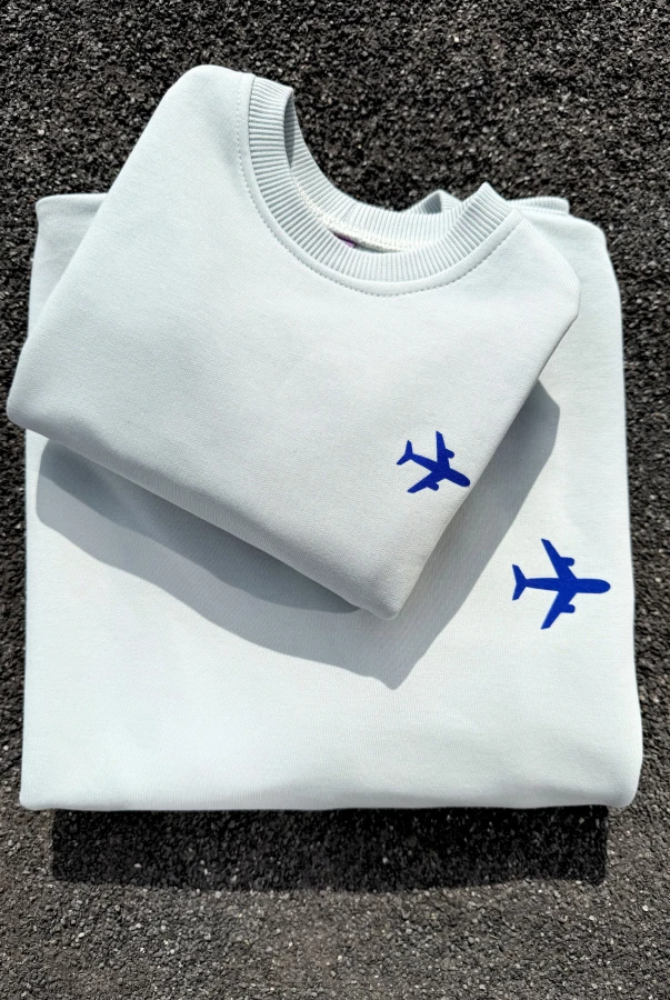 Bluzy matchy matchy dla mamy i dziecka w kolorze miętowym z wybranym napisem rodzinne podróże podróżnicy mały podróżnik zwiedzanie świata podróż