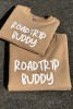 Bluza dziecięca dla małego podróżnika z napisem ROADTRIP BUDDY dla rodzin podróżników polska produkcja