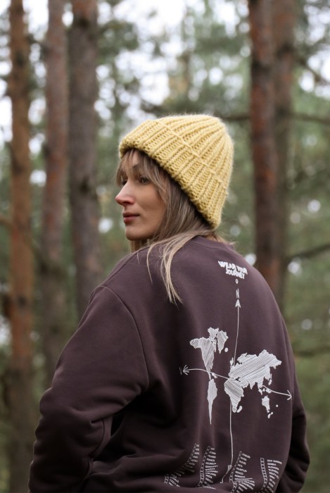Bluza oversize unisex dla podróżnika zaznaczanie odwiedzonych krajów podróże zwiedzanie świata samodzielnie zaznacz odwiedzone miejsca brązowa