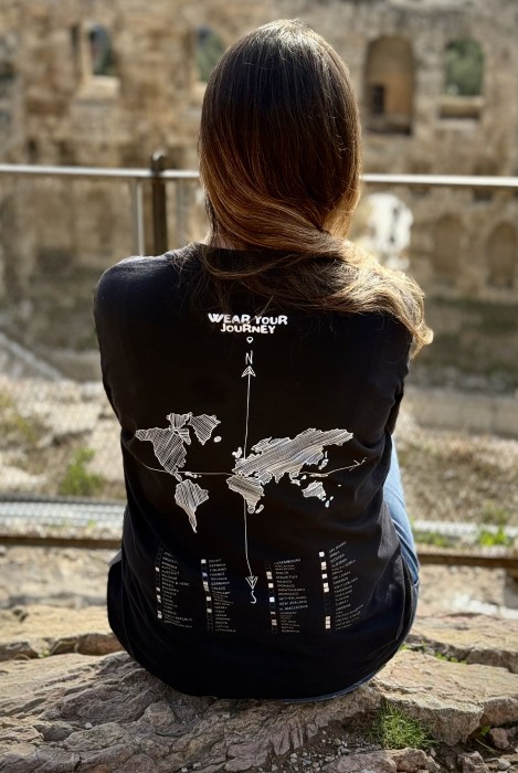 Czarna koszulka oversize unisex dla podróżnika idealna na prezent dla osoby kochającej podróżowanie po świecie oznaczanie odwiedzonych państw