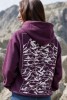Fioletowa bluza z kapturem Wear Your Journey z nadrukiem mapy polskich szczytów