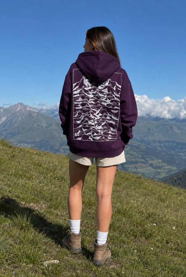 Bluza Wear Your Journey z górską grafiką i markerem do oznaczania wypraw