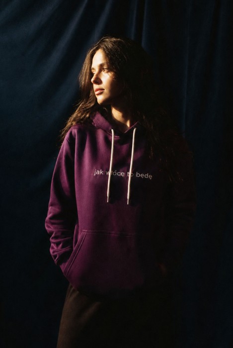 Bluza z kapturem JAK WRÓCĘ TO BĘDĘ w kolorze bakłażanowym oversize