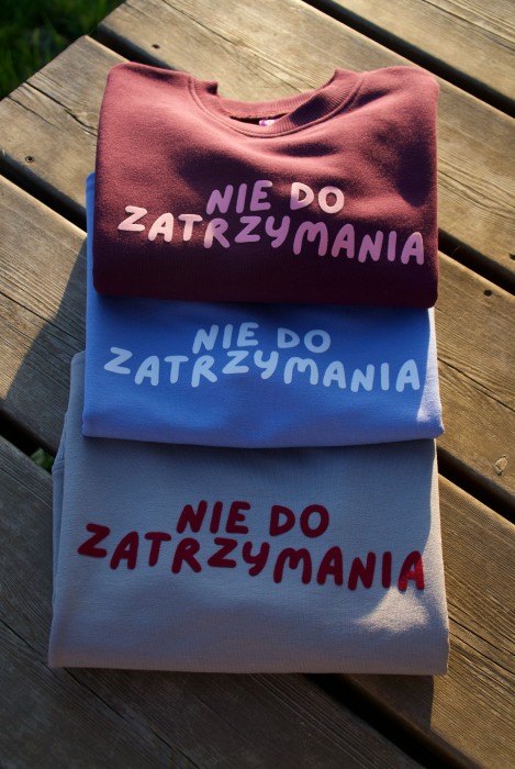 Bluza dla dziecka szara lawendowa i bakłażanowa bez kaptura z napisem NIE DO ZATRZYMANIA